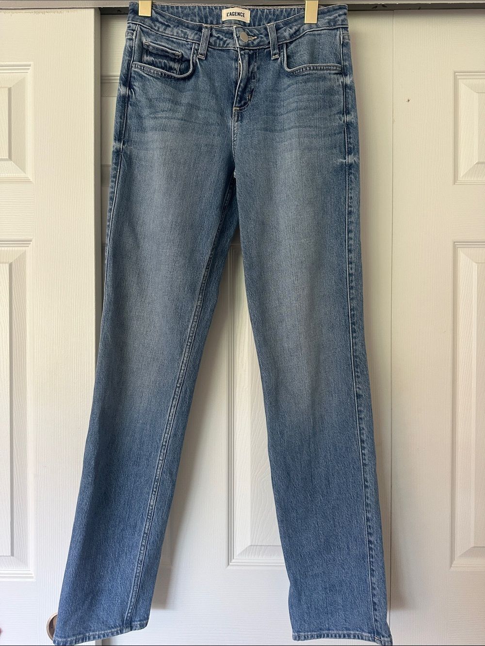 L’AGENCE Straight Leg Jeans in Classic Light Wash Blue - Picture 2 of 7